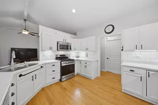 706 Silver Glen Rd, McHenry, IL 60050 - Photo 8