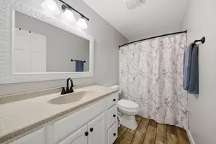 706 Silver Glen Rd, McHenry, IL 60050 - Photo 12