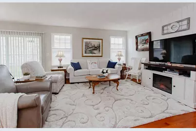 1279 Merrimack Court, Crystal Lake, IL 60014 - Photo 2