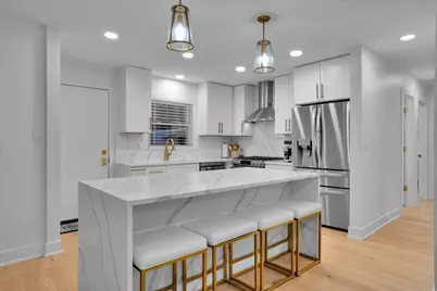 9317 Olcott Avenue, Morton Grove, IL 60053 - Photo 14