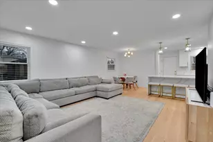 9317 Olcott Ave, Morton Grove, IL 60053 - Photo 8