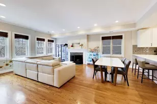 618 W Oakdale Ave, Chicago, IL 60657 - Photo 2