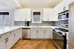 618 W Oakdale Ave, Chicago, IL 60657 - Photo 6