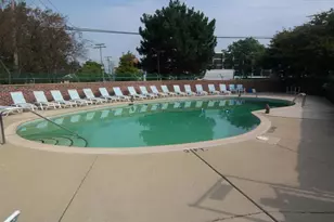 9558 Gross Point Rd, Skokie, IL 60076 - Photo 24