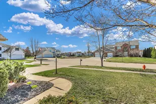 2506 Crimson Ln, Champaign, IL 61822 - Photo 4