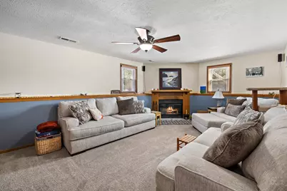 12715 Waltham Close, Roscoe, IL 61073 - Photo 16