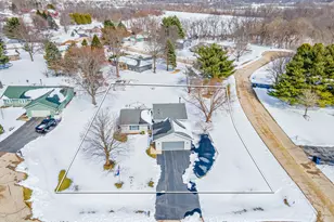 12715 Waltham Close, Roscoe, IL 61073 - Photo 2