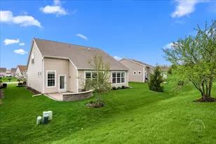 2850 Stoney Creek Dr, Elgin, IL 60124 - Photo 24