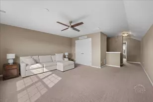 2850 Stoney Creek Dr, Elgin, IL 60124 - Photo 20