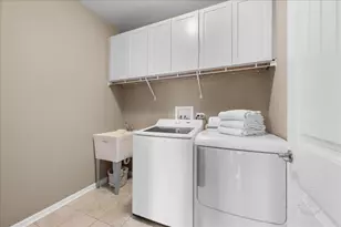 2850 Stoney Creek Dr, Elgin, IL 60124 - Photo 18