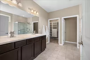 2850 Stoney Creek Dr, Elgin, IL 60124 - Photo 14