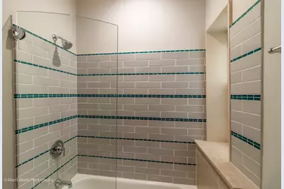 6334 S Saint Lawrence Avenue, Chicago, IL 60637 - Photo 8