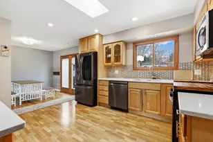 26W524 Jewell Rd, Winfield, IL 60190 - Photo 6