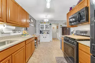 15348 Holly Ct, Oak Forest, IL 60452 - Photo 8