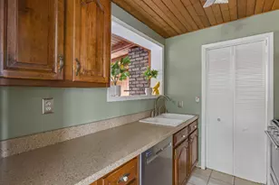3658 15th Ave Ct, Moline, IL 61265 - Photo 10