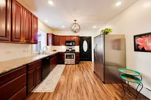 5426 N Lovejoy Ave, Chicago, IL 60630 - Photo 12