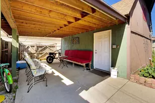 5426 N Lovejoy Ave, Chicago, IL 60630 - Photo 38