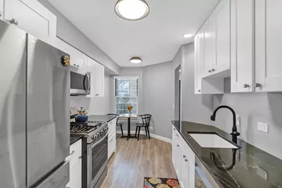 270 Woodstone Circle, Buffalo Grove, IL 60089 - Photo 8