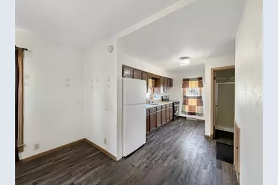 430 W American Street, Freeport, IL 61032 - Photo 6