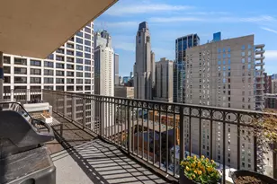 1035 N Dearborn St, Chicago, IL 60610 - Photo 26