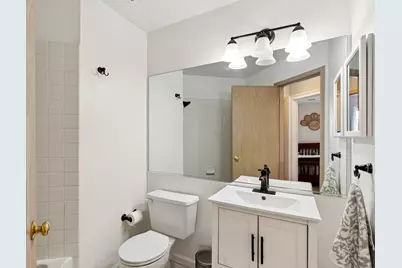 204 Buckingham Drive, Grayslake, IL 60030 - Photo 14