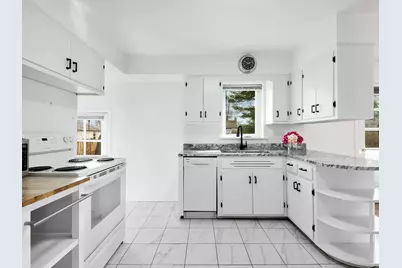 8727 Hamlin Avenue, Skokie, IL 60076 - Photo 10