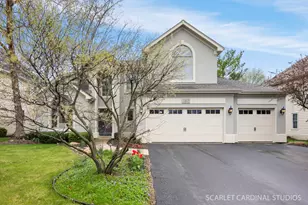 2412 Comstock Ct, Naperville, IL 60564 - Photo 2