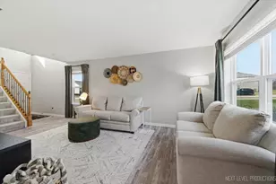 585 Vine St, Hampshire, IL 60140 - Photo 6