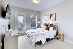 1402 W Grand Ave, Chicago, IL 60642 - Photo 16