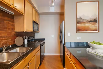 435 W Erie Street #2204, Chicago, IL 60654 - Photo 6