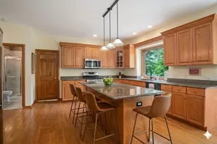 9 N Daniels Dr, Batavia, IL 60510 - Photo 6