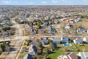 2132 Colonial St, Aurora, IL 60503 - Photo 32