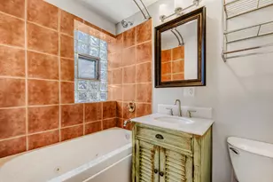 2033 W Fargo Ave, Chicago, IL 60645 - Photo 24