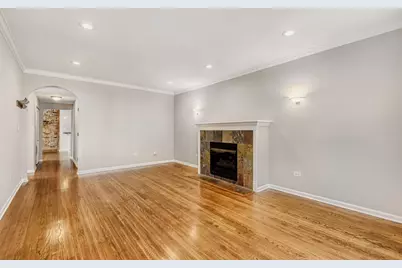 2033 W Fargo Avenue #2, Chicago, IL 60645 - Photo 4