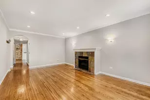 2033 W Fargo Ave, Chicago, IL 60645 - Photo 4