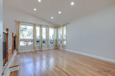 5251 Greenleaf Street, Skokie, IL 60077 - Photo 6