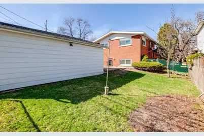 5251 Greenleaf Street, Skokie, IL 60077 - Photo 28