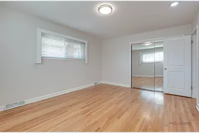 5251 Greenleaf Street, Skokie, IL 60077 - Photo 14