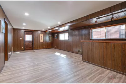 5251 Greenleaf Street, Skokie, IL 60077 - Photo 18