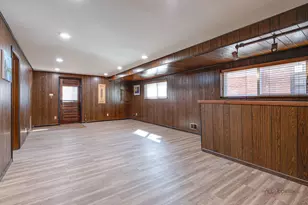 5251 Greenleaf St, Skokie, IL 60077 - Photo 18