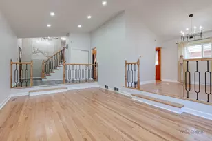 5251 Greenleaf St, Skokie, IL 60077 - Photo 8