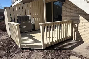 930 17th St, Moline, IL 61265 - Photo 2