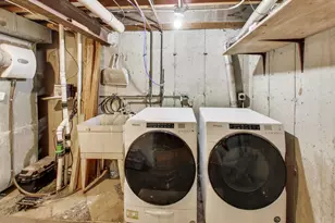 1 Maple Tree Ct, Elmhurst, IL 60126 - Photo 24