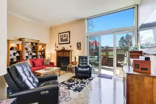 1 Maple Tree Ct, Elmhurst, IL 60126 - Photo 8