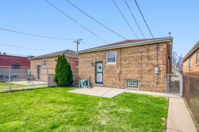 8641 S Jeffery Boulevard, Chicago, IL 60617 - Photo 14