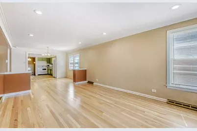 8641 S Jeffery Boulevard, Chicago, IL 60617 - Photo 2