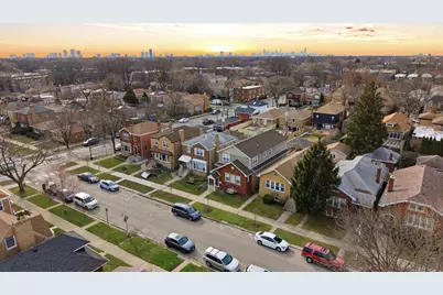2815 W Fitch Avenue, Chicago, IL 60645 - Photo 2