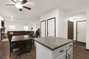 75 Woodland Park Cir, Gilberts, IL 60136 - Photo 4