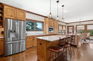 652 S Fairview Ave, Elmhurst, IL 60126 - Photo 4
