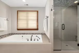 652 S Fairview Ave, Elmhurst, IL 60126 - Photo 20